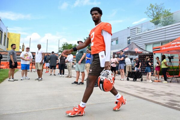 “Shedeur Sanders é um fracasso”: o analista da NFL não mede palavras enquanto o Browns QB é vinculado ao Saints em meio a ligações comerciais