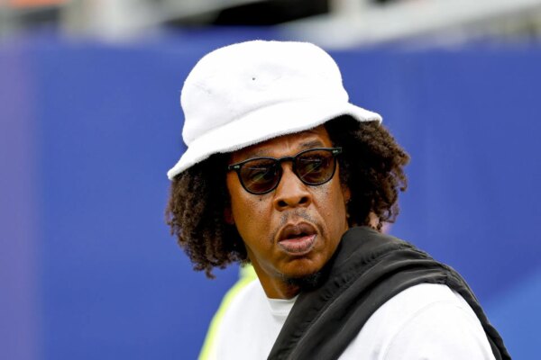 Quais foram as acusações feitas contra a Roc Nation de Jay-Z pelo escritório de advocacia de Tony Buzbee? Juiz do Texas rejeita todos os processos contra a empresa