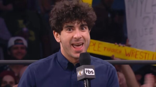Tony Khan confirma sutilmente que o 10 vezes campeão da WWE assinou um novo contrato com a AEW