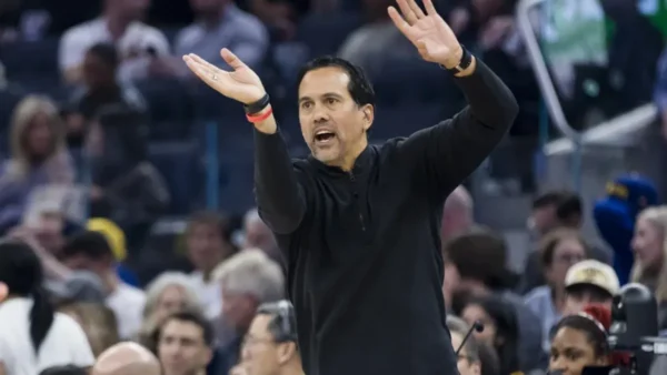 O dinheiro ganha muito no comércio de Giannis, mas será que o calor hipotecou seu futuro?
