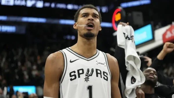 Victor Wembanyama pode se tornar a capa do NBA 2K27 de acordo com as probabilidades