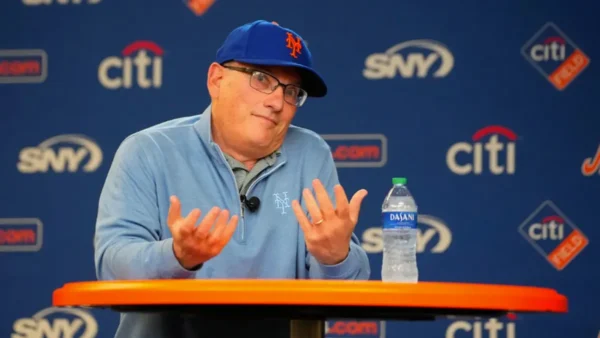 Dancing Mr. Met capturou perfeitamente o colapso do Mets em 2026
