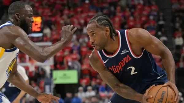 Kawhi Leonard Trade torna o Toronto Raptors candidato instantâneo à Conferência Leste