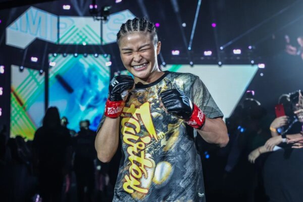 “Deixe-me pegar este primeiro” – Stamp Fairtex busca um final, mas se recusa a subestimar a durabilidade de Cynthia Flores
