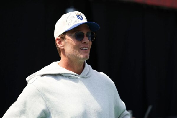 Tom Brady estabelece recorde direto sobre Cristiano Ronaldo influenciando-o a sair do mito da aposentadoria