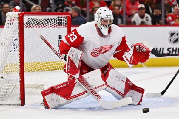 Os Red Wings trocaram o goleiro Sebastian Cossa pelo Mammoth pela 23ª escolha no Draft da NHL de 2026