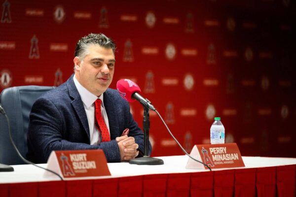 Finalmente, os Angels demitem Perry Minasian, que deixa uma grande bagunça para limpar