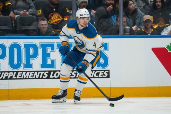 Sabres devem trocar Byram, Greenway por Blackhawks pela escolha nº 4, Crevier, segunda rodada
