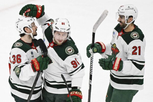 À medida que a agência gratuita se aproxima, os Wild têm negócios a tratar além de Dylan Larkin