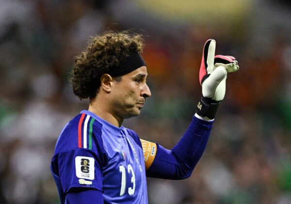 México marcha para a fase eliminatória da Copa do Mundo e a realeza do futebol Ochoa tem um momento de conto de fadas