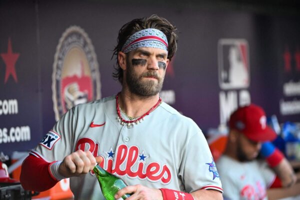 Os fãs nacionais insultaram Bryce Harper. A estrela de Phillies teve uma resposta enfática