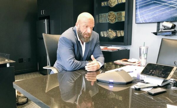 QUEBRANDO: 3 vezes campeã de duplas femininas deixando a WWE após o término do contrato