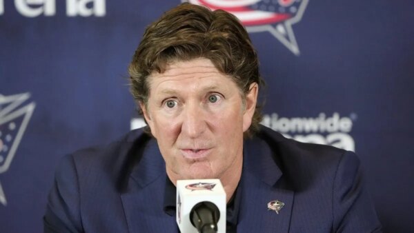 Oilers nomeiam Mike Babcock como treinador principal
