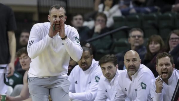 Doug Gottlieb e Green Bay concordam em prorrogar o contrato até a temporada 2030-31