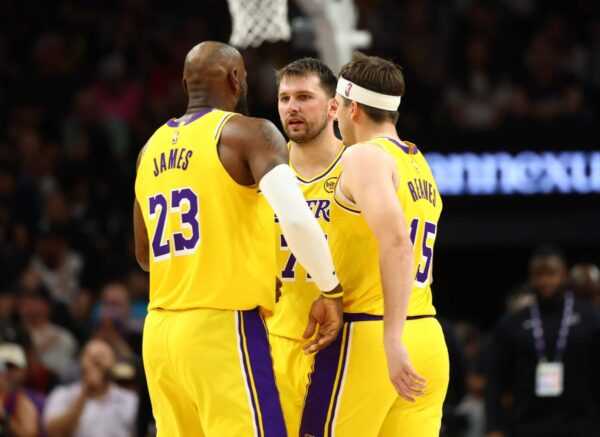 Mala postal do Lakers: A diretoria pode elevar o elenco ao status de candidato?