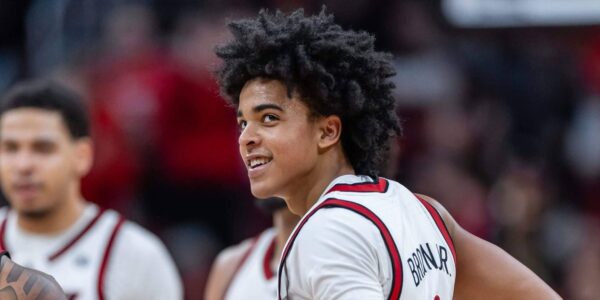 Mikel Brown Jr., graças à sua família e mentores da NBA, está pronto para acalmar seus céticos