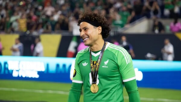Relatório: México será titular de Guillermo Ochoa x República Tcheca