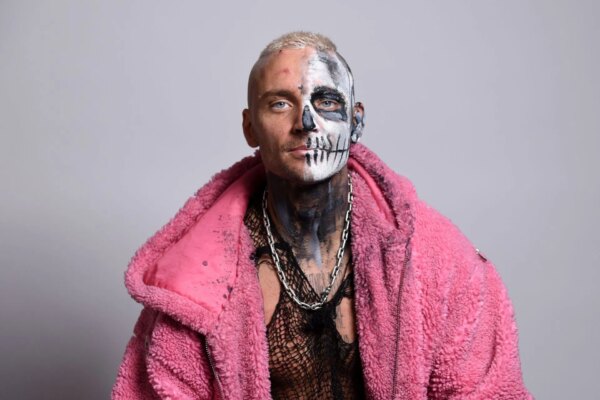 A verdadeira razão pela qual Darby Allin perdeu o AEW World Heavyweight Championship foi revelada pelo nome principal