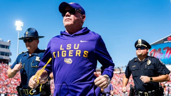Ex-LSU e técnico do Notre Dame, Brian Kelly, junta-se à CBS Sports