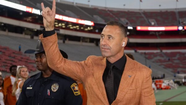 CB 5 estrelas John Meredith III escolhe Texas em vez de Texas A&M