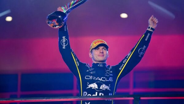 Relatório: Max Verstappen discutindo o futuro da F1 com a Red Bull