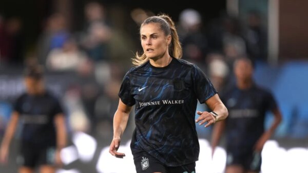 Gotham F Katie Lampson anuncia aposentadoria aos 34 anos