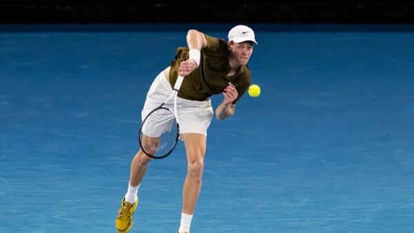 Jannik Sinner e Novak Djokovic no mesmo lado do sorteio de Wimbledon