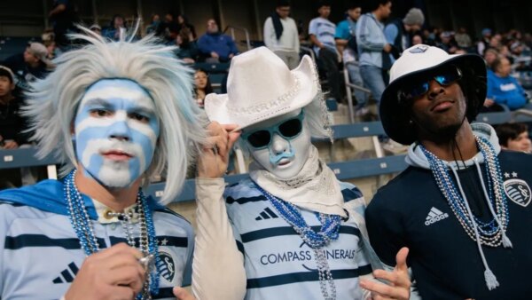 Sporting KC adquire D Emir Karic ao clube austríaco
