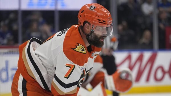 Panteras adquirem direitos de Radko Gudas de Ducks pelos direitos de AJ Greer