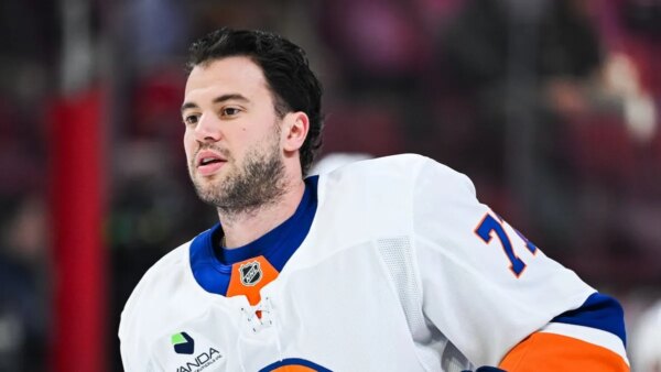 Islanders renovam com D Tony DeAngelo um contrato de 2 anos