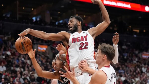 Relatórios: Heat F Andrew Wiggins opta, assina extensão