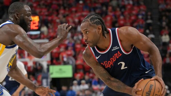 Relatório: Clippers e Raptors em sérias negociações comerciais com Kawhi Leonard