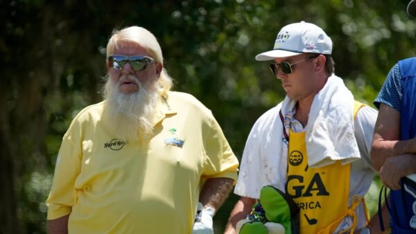 Padraig Harrington lidera o Dick’s Open; John Daly assume a acusação