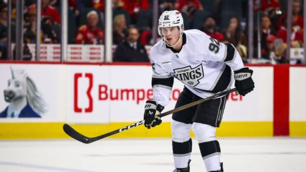 D Brandt Clarke recompensado por Kings com contrato de US$ 37 milhões por 5 anos