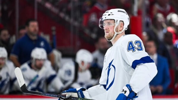 Leafs adicionam D Darren Raddysh em acordo de assinatura e negociação com Lightning