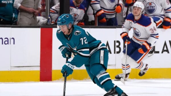 Senadores enviam escolha nº 9 para Sharks para F William Eklund e outros 2