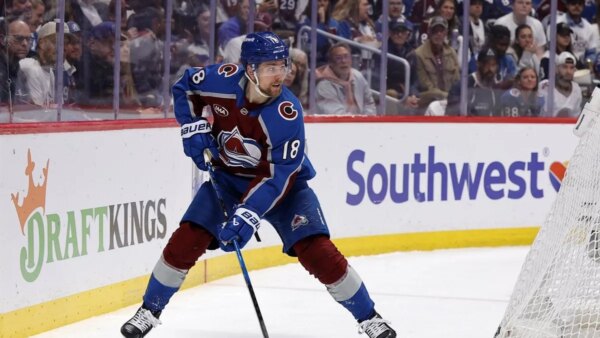 Predators fecham o recém-adquirido F Jack Drury para um contrato de 5 anos e US$ 22,5 milhões
