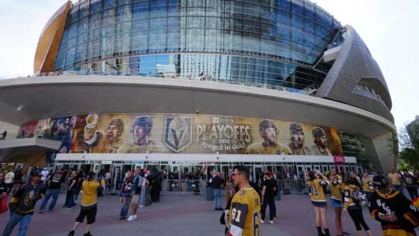 Proprietário dos Knights da NHL lança oferta para franquia de expansão da NBA em Vegas