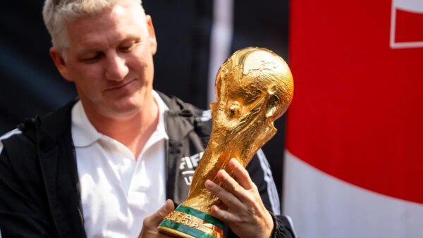Técnico da Costa do Marfim ‘desapontado’ com comentários de Bastian Schweinsteiger sobre ‘futebol africano’