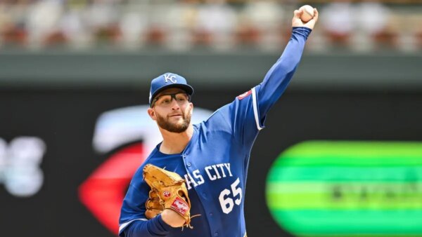 Noah Cameron, do Royals, busca uma vitória difícil em confronto contra cartas