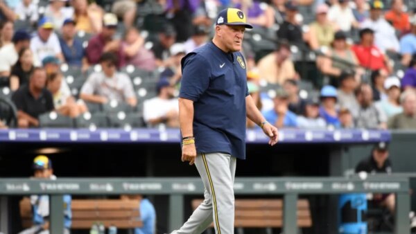 O gerente dos Brewers, Pat Murphy, fará uma cirurgia nas costas na quinta-feira