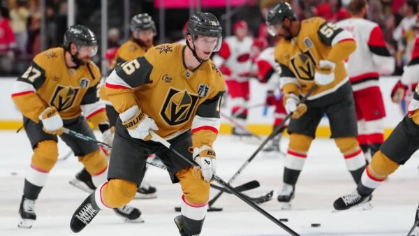 Rangers contratam F Pavel Dorofeyev dos Golden Knights