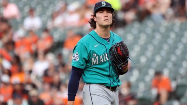 Bryan Woo, dos Mariners, em busca de respostas contra piratas