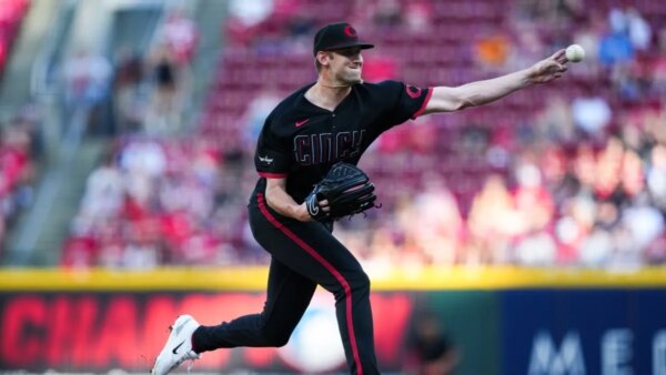 Reds se esforçam para obter a primeira vitória em casa da temporada no confronto contra o Mets