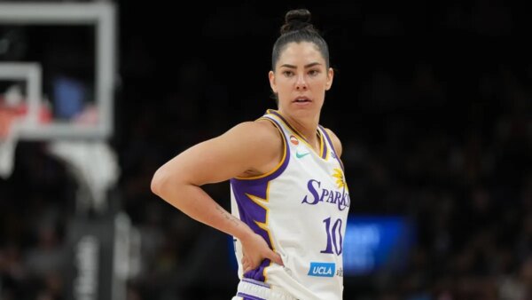 A estrela do Sparks Kelsey Plum (perna) fica fora por pelo menos quatro semanas