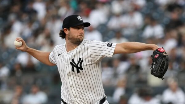Os Yankees em dificuldades tentam encerrar a tentativa do Red Sox pela terceira vitória consecutiva em casa