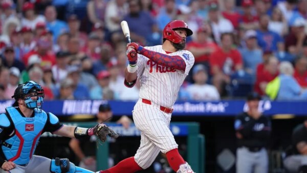 Phillies aproveita o impulso de vitórias desiguais na final contra Marlins