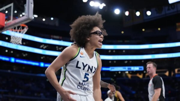 A tórrida Olivia Miles lidera Lynx na batalha contra Valquírias