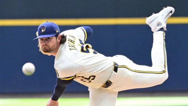 Brewers avançam com arremessos escaldantes até o final da série contra Reds