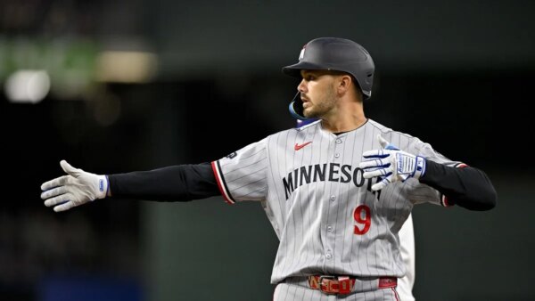 Trevor Larnach e Twins completam varredura na estrada dos Rangers